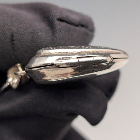 復古純銀心型小盒吊墜,搭配純銀項鍊,總重 7.3 克