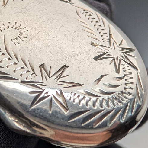 Vintage sterling silver oval locket pendant with sterling silver necklace, 10.4g total