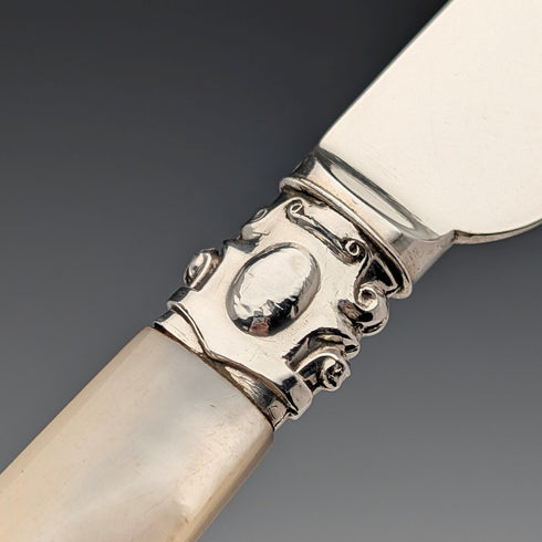 1860年頃 英国アンティーク 白蝶貝ハンドル デザートカトラリー6ペア トレー入