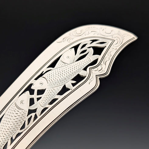 1850 年英國古董純銀魚形餐具一對,總重 314 克,John James Whiting