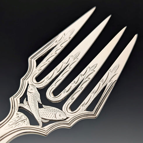 1850 年英國古董純銀魚形餐具一對,總重 314 克,John James Whiting