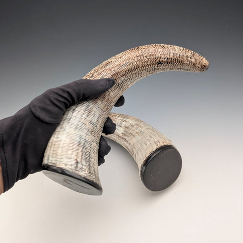 ヴィンテージ ホーン製 うろこ装飾 オブジェペア 置物