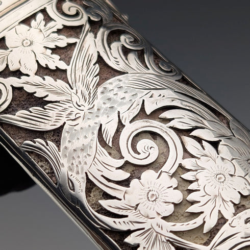 1897 年英國古董純銀城堡漆眼鏡盒,喬治尤金