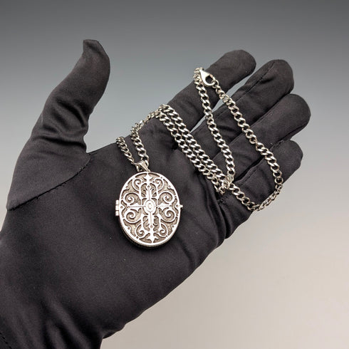 英国ヴィンテージ 純銀製 オーバル型ロケットペンダント 純銀ネックレス付き 計38g CHC