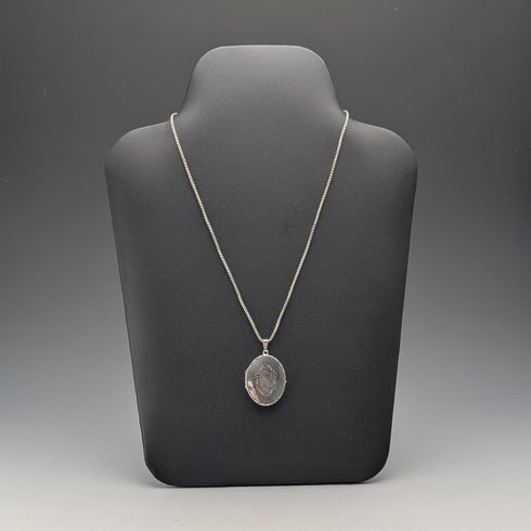 英国ヴィンテージ 純銀製 オーバル型ロケットペンダント 純銀ネックレス付き 計19g DJ