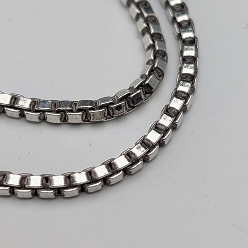 英国ヴィンテージ 純銀製 オーバル型ロケットペンダント 純銀ネックレス付き 計19g DJ