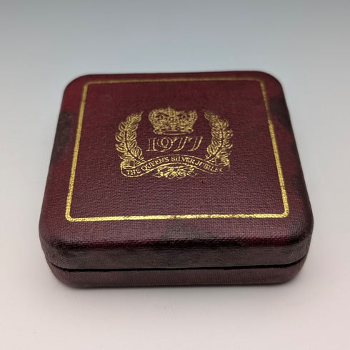 1977 年伊莉莎白二世女王銀禧紀念章,純銀鍍金,伯明罕鑄幣廠,附錶殼