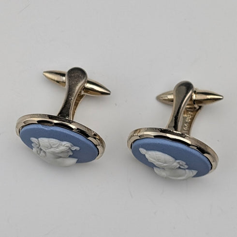 Vintage British Wedgwood Goddess Cameo with Gold-Plated Base and Case.