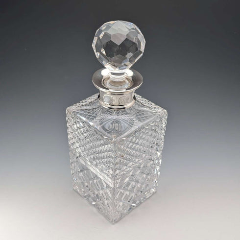 1983 英國復古切割玻璃方形酒瓶,搭配純銀裝飾,Garrard & Co.