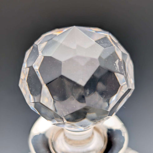 1983 英國復古切割玻璃方形酒瓶,搭配純銀裝飾,Garrard & Co.