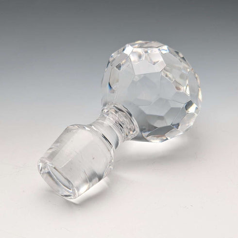 1983 英國復古切割玻璃方形酒瓶,搭配純銀裝飾,Garrard & Co.