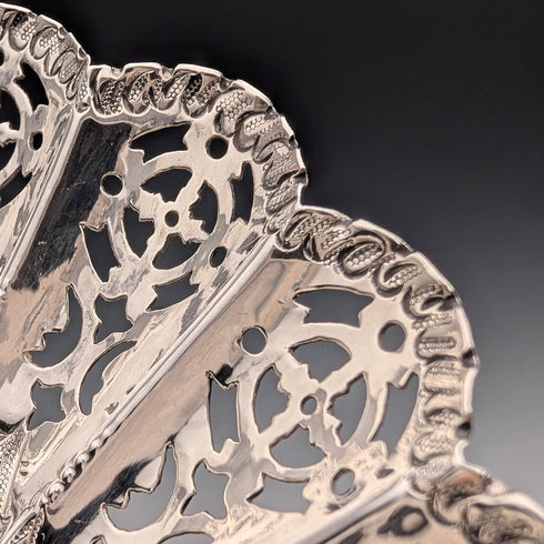 1911 British Antique Sterling Silver Bonbon Dish with Shell-Shaped Stems, 90g, Atkin Brothers