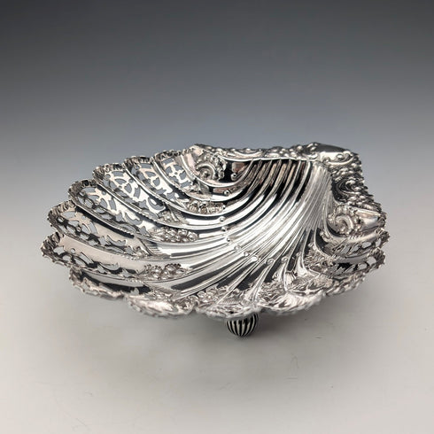 1911 British Antique Sterling Silver Bonbon Dish with Shell-Shaped Stems, 90g, Atkin Brothers