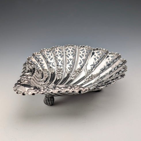 1911 British Antique Sterling Silver Bonbon Dish with Shell-Shaped Stems, 90g, Atkin Brothers