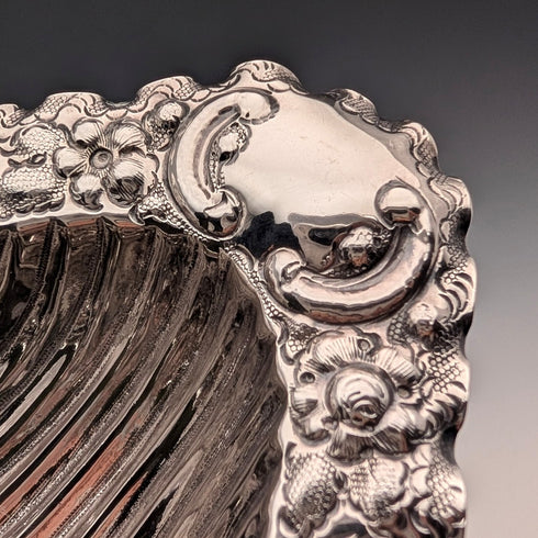 1911 British Antique Sterling Silver Bonbon Dish with Shell-Shaped Stems, 90g, Atkin Brothers