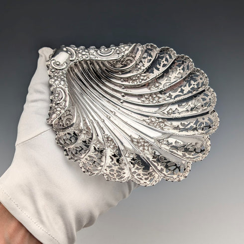 1911 British Antique Sterling Silver Bonbon Dish with Shell-Shaped Stems, 90g, Atkin Brothers