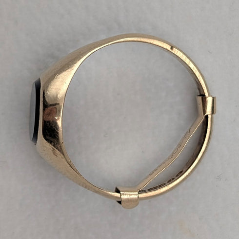 1966 British Vintage K9 Gold Signet Ring 3.3g (Size 14-16) Ring by Fred Manshaw Ltd