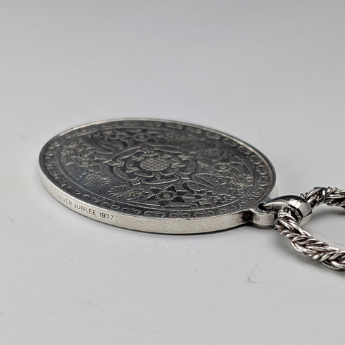 1977年 英国 純銀製 オーバル型ペンダント純銀ネックレス付 計22.4g