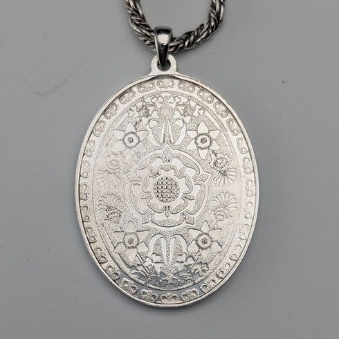 1977年 英国 純銀製 オーバル型ペンダント純銀ネックレス付 計22.4g