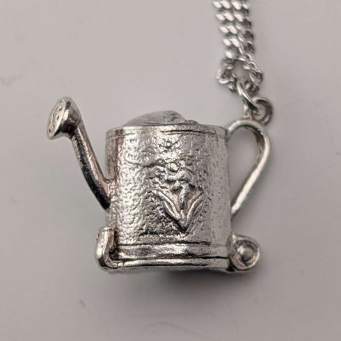 Vintage Sterling Silver Hourglass Pendant with Sterling Silver Necklace, Total 7.2g