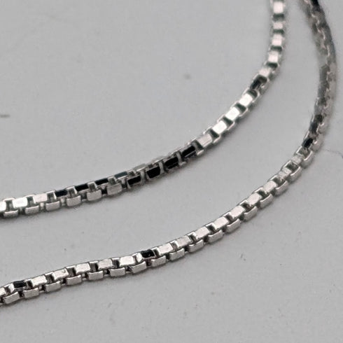 ヴィンテージ 石付き純銀製フローラルペンダント 純銀ネックレス付き 計2g