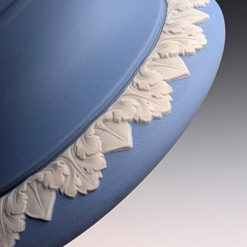 英国ヴィンテージ ウェッジウッド ジャスパーウェア製 脚付き大型ボウル ペールブルー