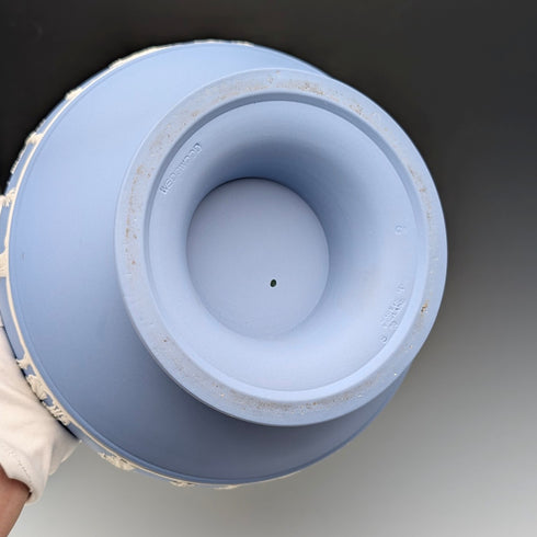 英国ヴィンテージ ウェッジウッド ジャスパーウェア製 脚付き大型ボウル ペールブルー