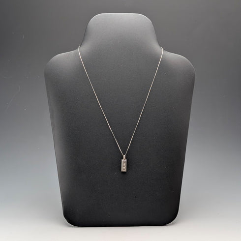 1979 UK Vintage Sterling Silver Small Ingot Pendant with Sterling Silver Necklace Total 4.4g