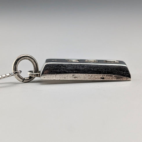 1979 UK Vintage Sterling Silver Small Ingot Pendant with Sterling Silver Necklace Total 4.4g