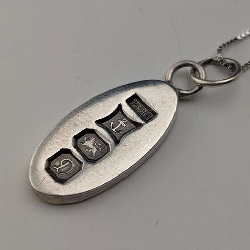 1978 UK Vintage Sterling Silver Small Oval Ingot Pendant with Sterling Silver Necklace Total 4.4g