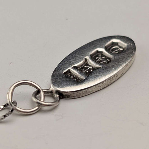 1978 UK Vintage Sterling Silver Small Oval Ingot Pendant with Sterling Silver Necklace Total 4.4g