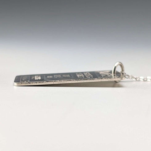 1981年 英國 純銀製 薄型錠狀吊墜附純銀項鍊 總重6g