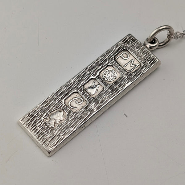 1977年 英国ブリタニアシルバー製 ジュビリーインゴットペンダント 純銀ネックレス付 計14.3g