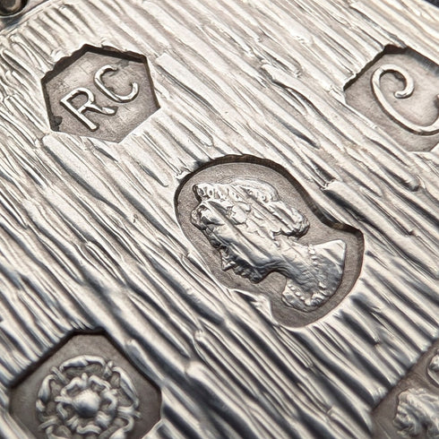 1977 UK Sterling Silver Jubilee Medal Pendant with Sterling Silver Necklace Total 15.9g