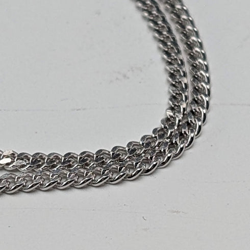 1977 UK Sterling Silver Jubilee Pendant with Sterling Silver Necklace Total 19.7g