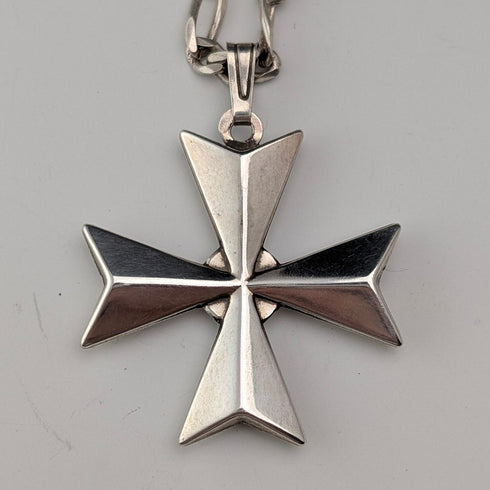 英国ヴィンテージ 純銀製マルタ十字型ペンダント 純銀ネックレス付き 計14.3g