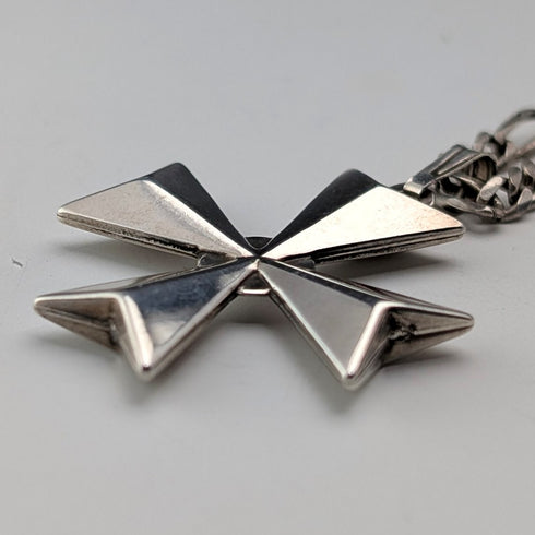 英国ヴィンテージ 純銀製マルタ十字型ペンダント 純銀ネックレス付き 計14.3g