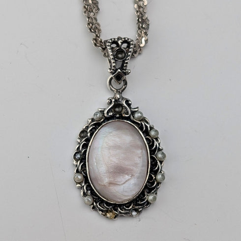 Vintage Mother-of-Pearl Pendant on Sterling Silver Base, with Sterling Silver Necklace, Total Weight 8.1g