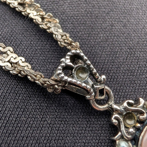 Vintage Mother-of-Pearl Pendant on Sterling Silver Base, with Sterling Silver Necklace, Total Weight 8.1g