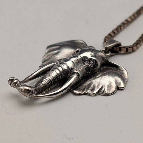 英国ヴィンテージ エレファントヘッド 純銀製ペンダント 純銀金メッキネックレス付 計19g