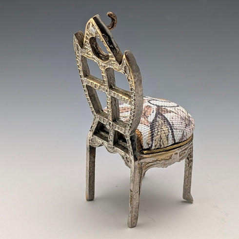 1920年代古董黃銅椅形懷錶架,帶白色座椅