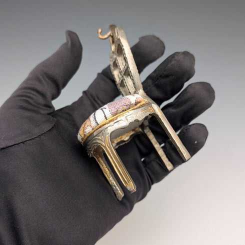 1920年代古董黃銅椅形懷錶架,帶白色座椅