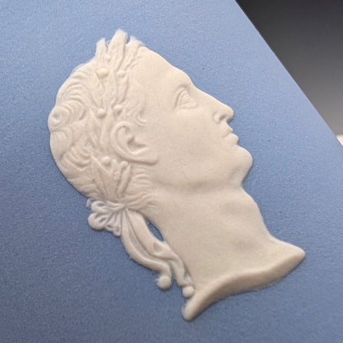 Vintage British Wedgwood Jasperware Ronson Gas Lighter