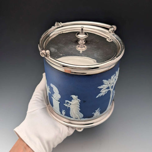 古董英國韋奇伍德餅乾桶 Jasperware 皇家藍色