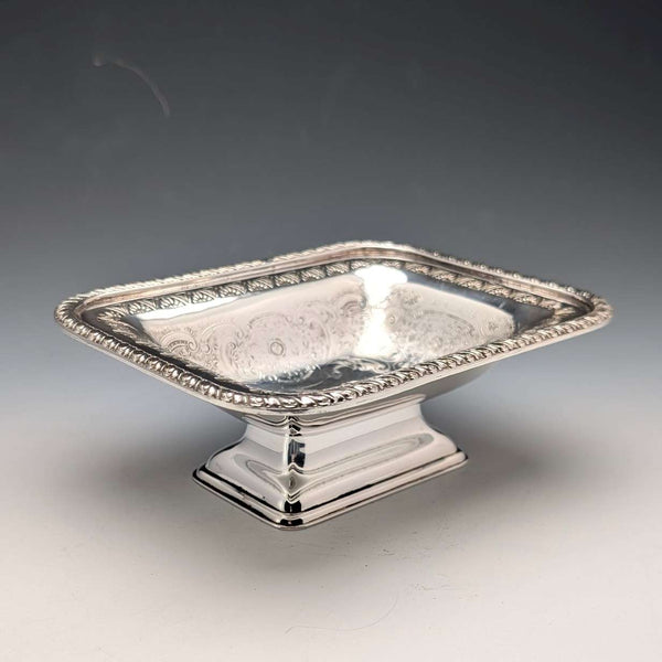 英国ヴィンテージ シルバープレート製 脚付き角形ディッシュ Mappin&Webb