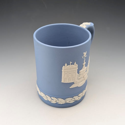 1971 British Wedgwood Jasperware Christmas Mug①