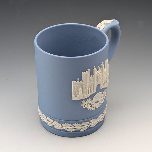 1976 Wedgwood Jasperware Christmas mug