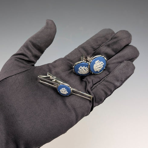 British Wedgwood cufflinks and tie clip with blue jasper sailing ship round cameo and silver base case