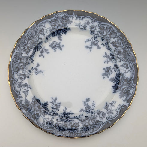 一對英國韋奇伍德公司出品的古董伯靈頓圖案半瓷邊盤。