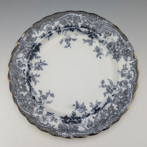 一對英國韋奇伍德公司出品的古董伯靈頓圖案半瓷邊盤。